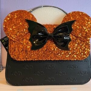 Disney Loungefly Minnie Mouse Bat Bow Halloween Sequin Crossbody Bag 🦇✨🎃